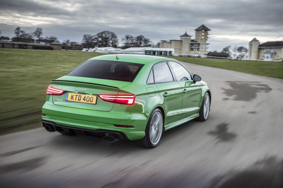  Audi RS3 Sedan (8V) 2017 года  (UK) (фото 38 из 40)